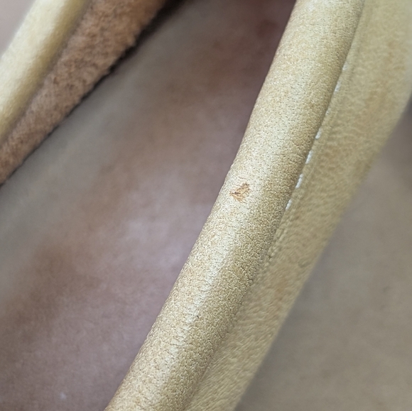 Laurentian Chief | Moose Hide Slippers, Natural Crepe Rubber Sole, Size 7 - Picture 12 of 14